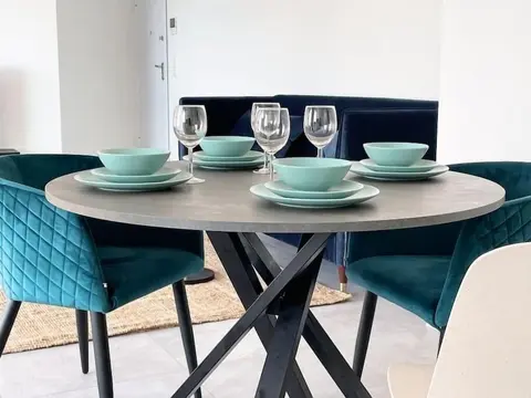 1 bedroom in Center-Terrace & Parking