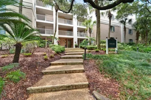 2072 Beachwood Villa