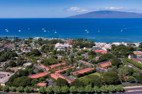 Aina Nalu 2bd/2ba 2 Bedroom Condo by Redawning