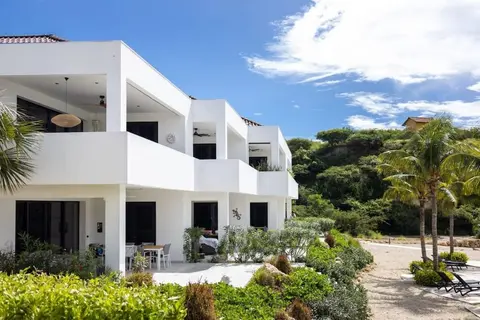NEW Casa Luna Luxury Apartment at Blue Bay