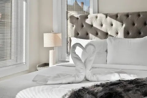 Luxury 2BR near Cambridge
