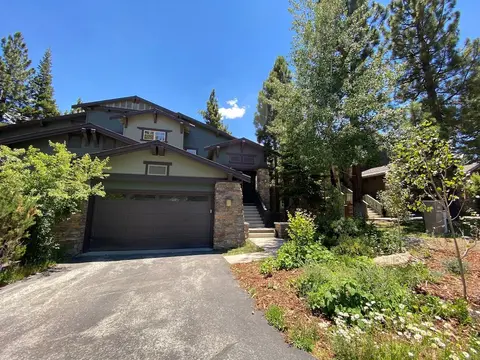 Timbers 6 Updated and Pet-Friendly, Private Jacuzzi, Private Garage by RedAwning