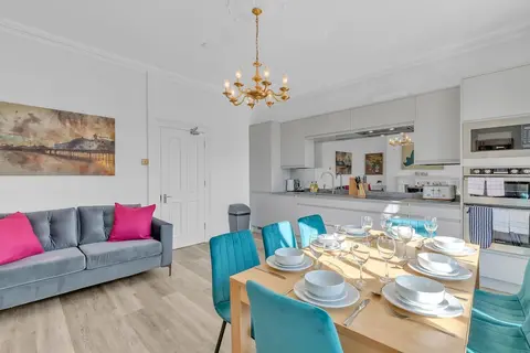 City Chic Townhouse By My Getaways