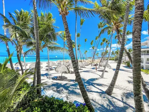 PUNTA CANA Paradise Studios BEACH POOL