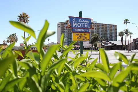 La Siesta Motel