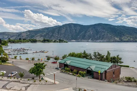 Lake Chelan 'manson Bay' Condo w/ Pool Access!