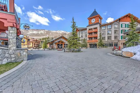 Ski-in/ Out Solitude Ski Village Condo w/ Hot Tub
