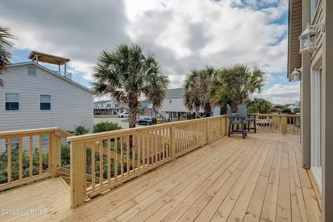 Sany Lu by Topsail Realty