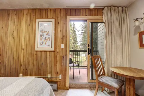 CM117H Copper Mtn Inn 1Br 1Ba Hotel Room