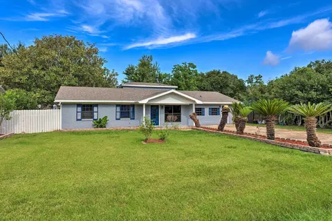 Ocean Springs Family Home < 1 Mi to Beach
