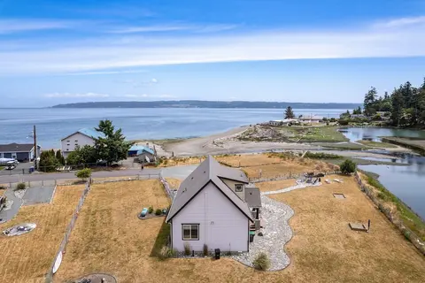 Sisters by the Sound by Avantstay Beach Access