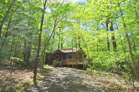 Cabin at Sleepy Creek - Charming Cabin