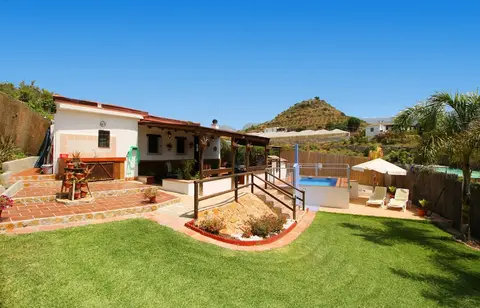 1056 Cortijo Cecilio