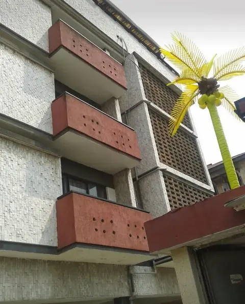 44 Lodge And Suites