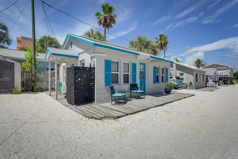 Steps to Seawall: Cozy Indian Rocks Beach Cottage