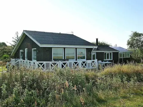 Exquisite Holiday Home in Løgstør near Sea