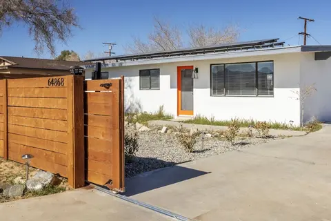 Walpi Ranch - Joshua Tree Getaway W/ Hot Tub, Fire Pit & Bbq! 3 Bedroom Home by RedAwning