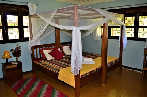 Colonial Residence