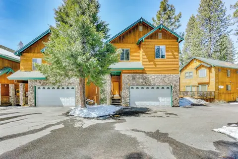 Spacious Shaver Lake Home w/ Deck: 3 Mi to Marina!