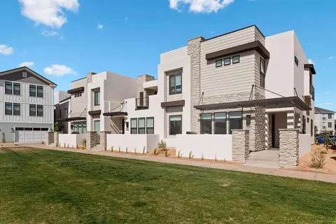 Cloud 9 at Desert Color by RedAwning