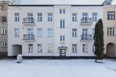 Atmospheric Apartment by Renters