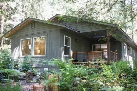30gs - Bbq - Hot Tub - Wi-fi - Pets Okay - Sleeps 8 3 Bedroom Cabin by Redawning