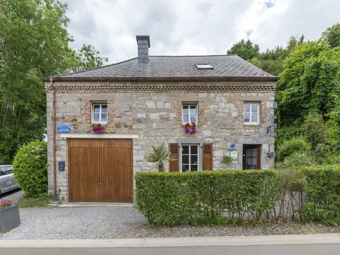 Charming Cottage in Anseremme With Fenced Garden