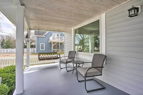 Urbanna Cottage w/ Private Yard & Water Views
