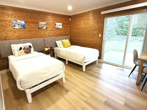 Vancouver Lake City Way Guesthouse