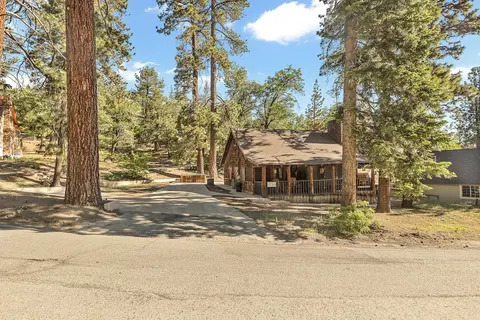 Whispering Pines Walk to Bear Mountain!