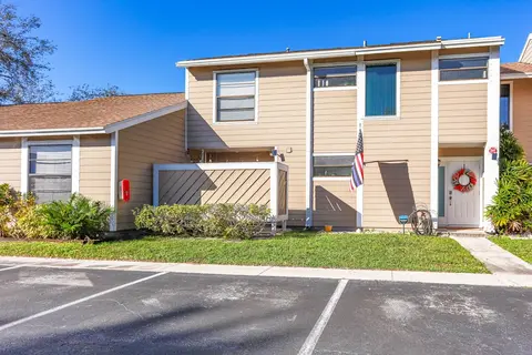 5 Mi to Beach: Jupiter Townhome w/ Pool Access