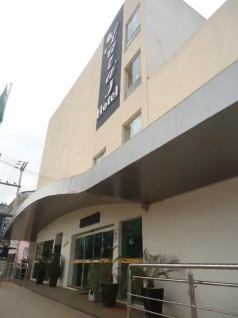 Lara's Hotel