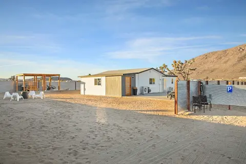 Astra House - Fire Pit, Bbq & Dark Skies! 2 Bedroom Home by RedAwning