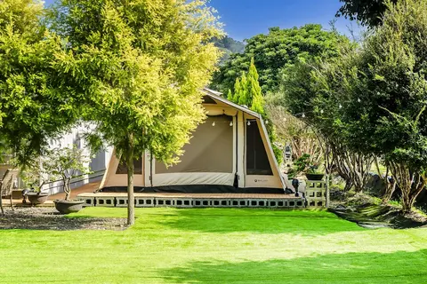 L.M.S B&B GLAMPING