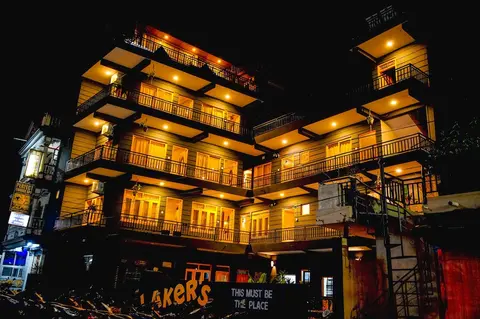 Lakers Bed and Breakfast