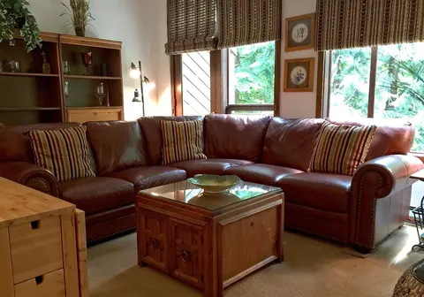 Snowater Condo Story Condo With Wifi- Sleeps 4 - Beautifully Decorated