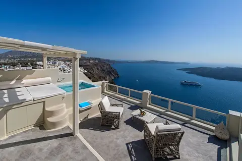 Lava Suites and Lounge