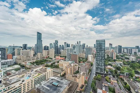 RS Suites - Eaton Centre