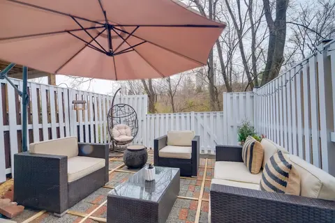 Quaint Arlington Vacation Rental w/ Patio!