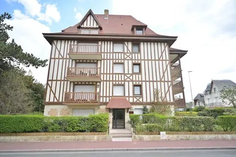 Very Nice Apartment With Balcony - 4p/1br - 600m From the Beach