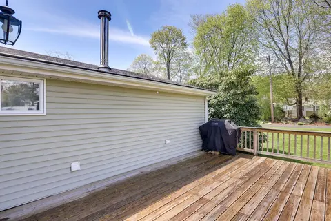 Charming Old Saybrook Home: Half-mi to Sand & Sea!