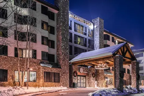Grand Lodge 1-Bedroom Condo with 3 Queens & Close to Everything 1 Condo - No Cleaning Fee! by RedAwning