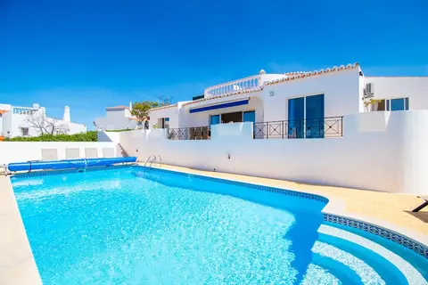 32A Vale do Milho Stunning Detached Villa Close
