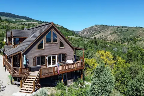 Spacious Fish Haven Cabin w/ Game Room + Deck!