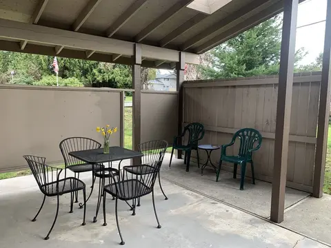 Central Bellevue Guesthouse