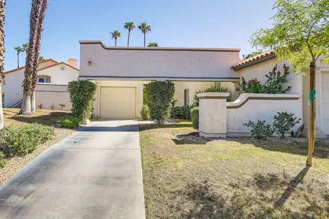 Tennis, Golf & Pools: Lovely Palm Desert Condo!