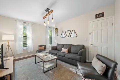 The Luxe Pearl Residences 870.5