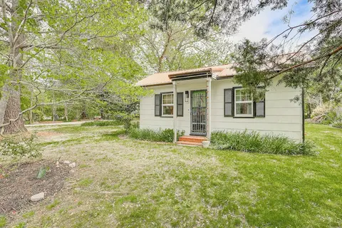 Peaceful Countryside Home ~ 6 Mi to Lewes Beach!