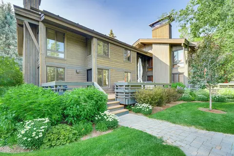 Cozy Sun Valley Townhome w/ Mountain Views!