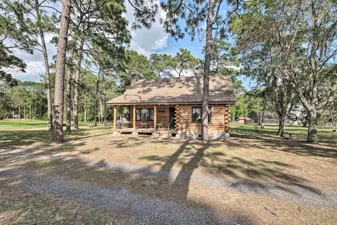 Quaint & Quiet Belleview Cabin on 35 Acres!